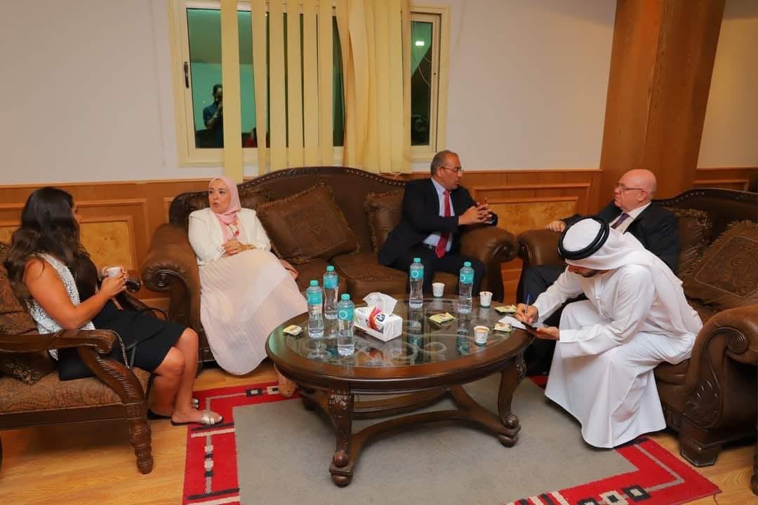 لقاءٌ عربيّ خليجيّ — نقاشٌ على هامش المؤتمر